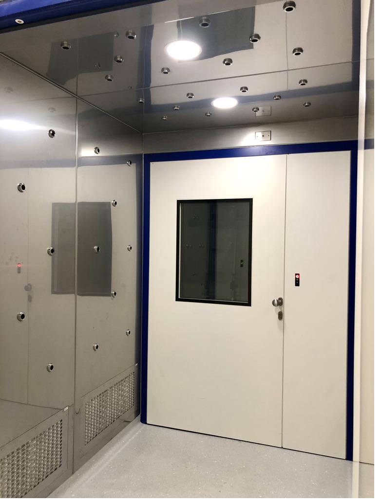 Śluza powietrzna (air shower)